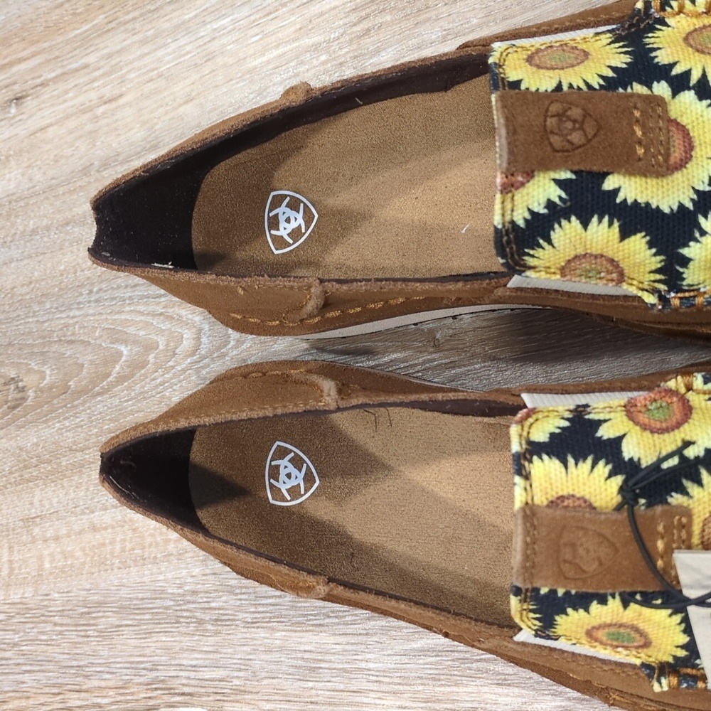 💛🌻 New In Box Ariat Sunflower Patterned Loafers Women's size 8.5 B Medium 🌻💛 - Picture 3 of 13